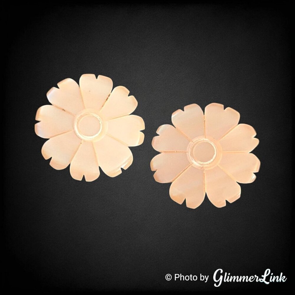Vintage Pearled Peach Mother of Pearl Flower Shaped Silver Tone Clip On Earrings